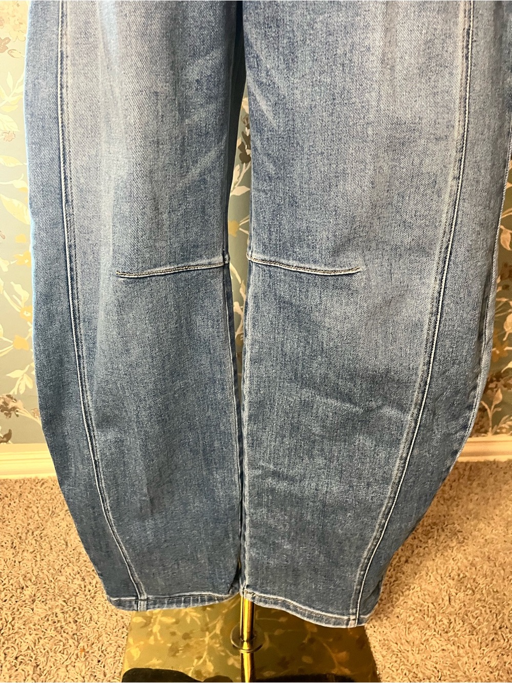 Risen Mid-Rise Ankle Barrel Jeans size 7/28 - Picture 7 of 11